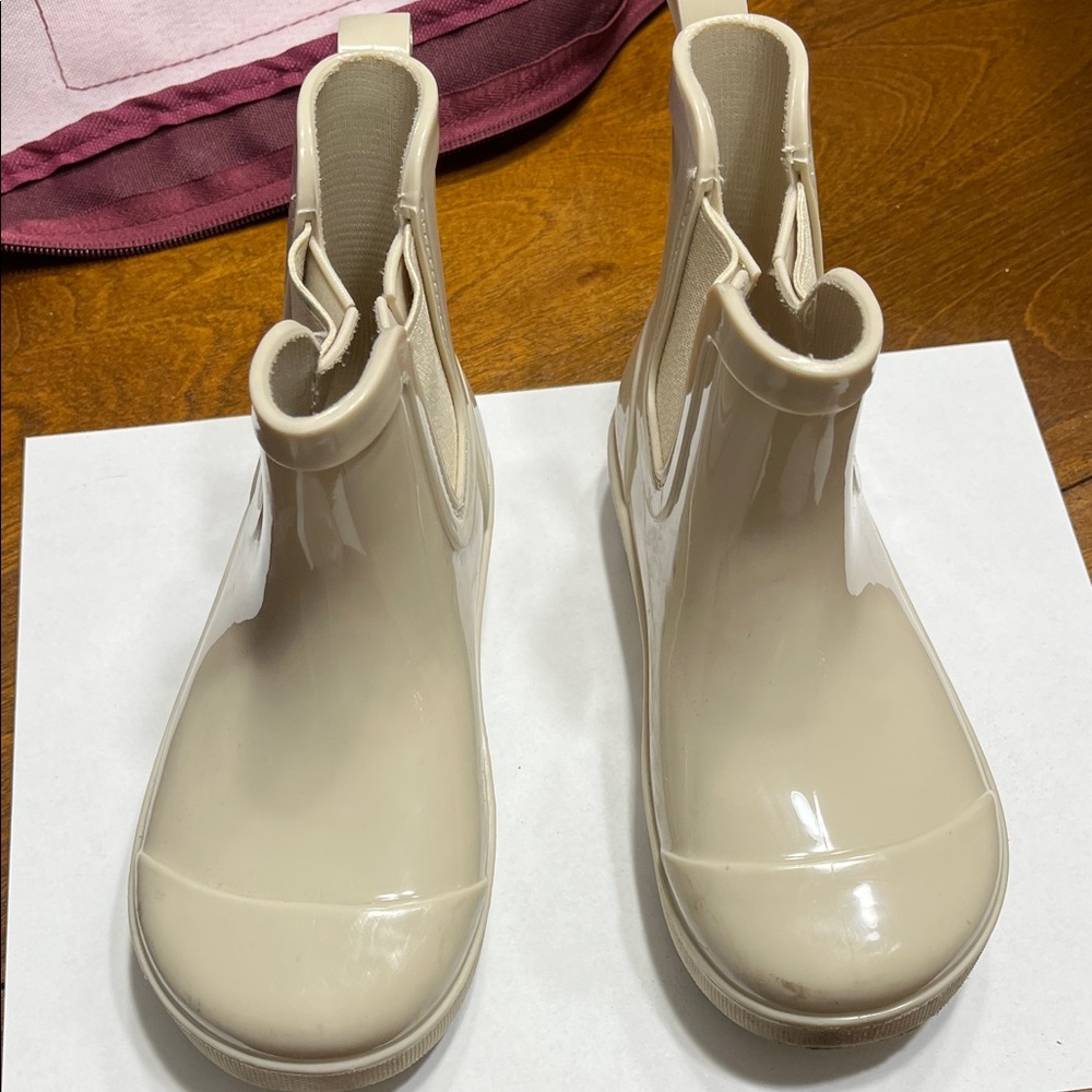 BearPaw Cream Kids Rain Boots